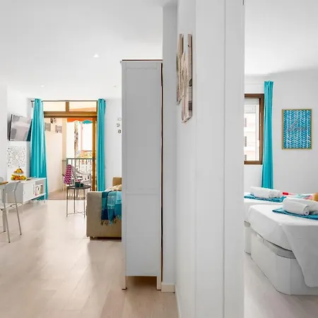 211 Cristianos First Sea Line, Swimming Pool
