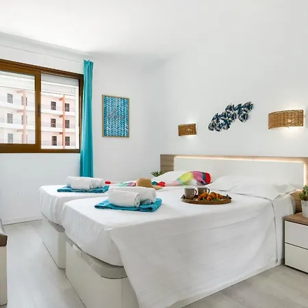 211 Cristianos First Sea Line, Swimming Pool